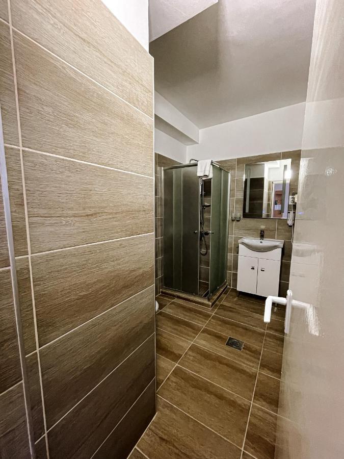 Oereg-To Hotel Es Rendezvenyter Тата Екстер'єр фото