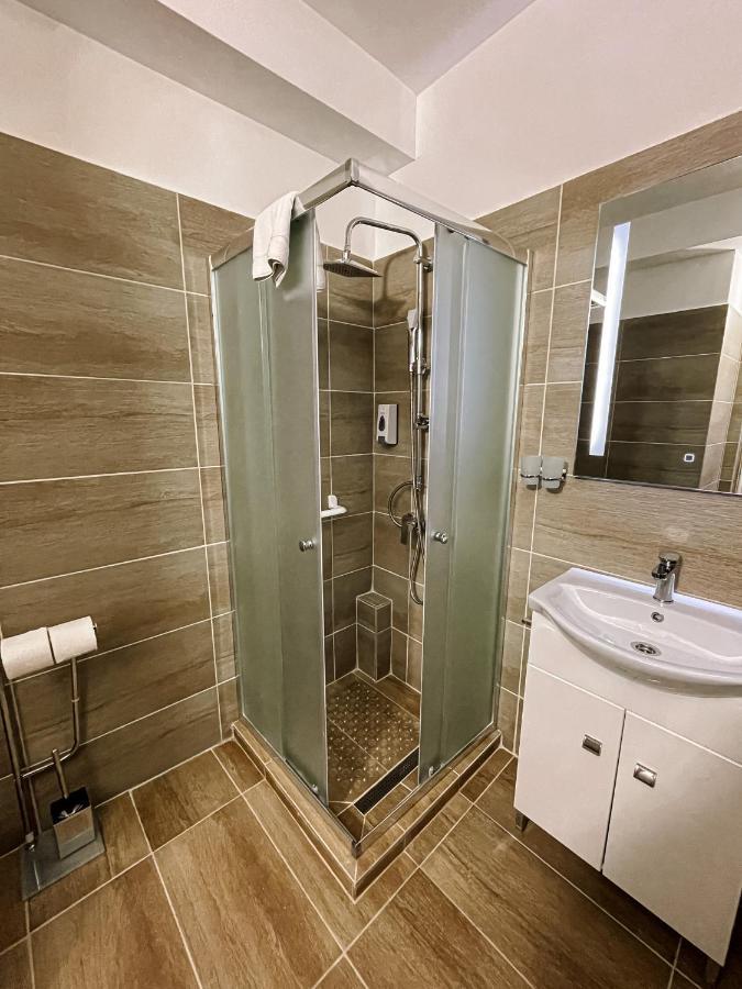 Oereg-To Hotel Es Rendezvenyter Тата Екстер'єр фото