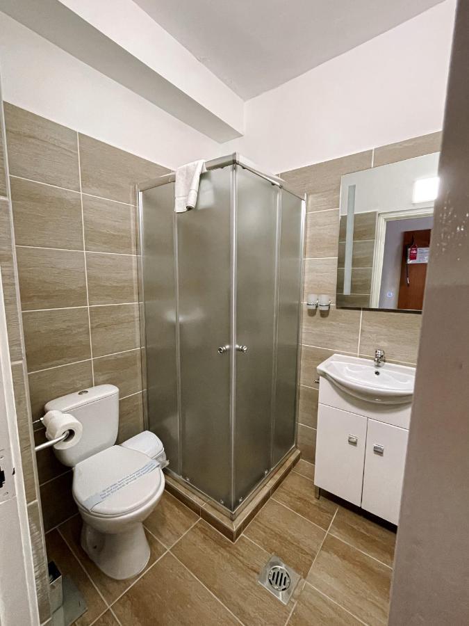 Oereg-To Hotel Es Rendezvenyter Тата Екстер'єр фото