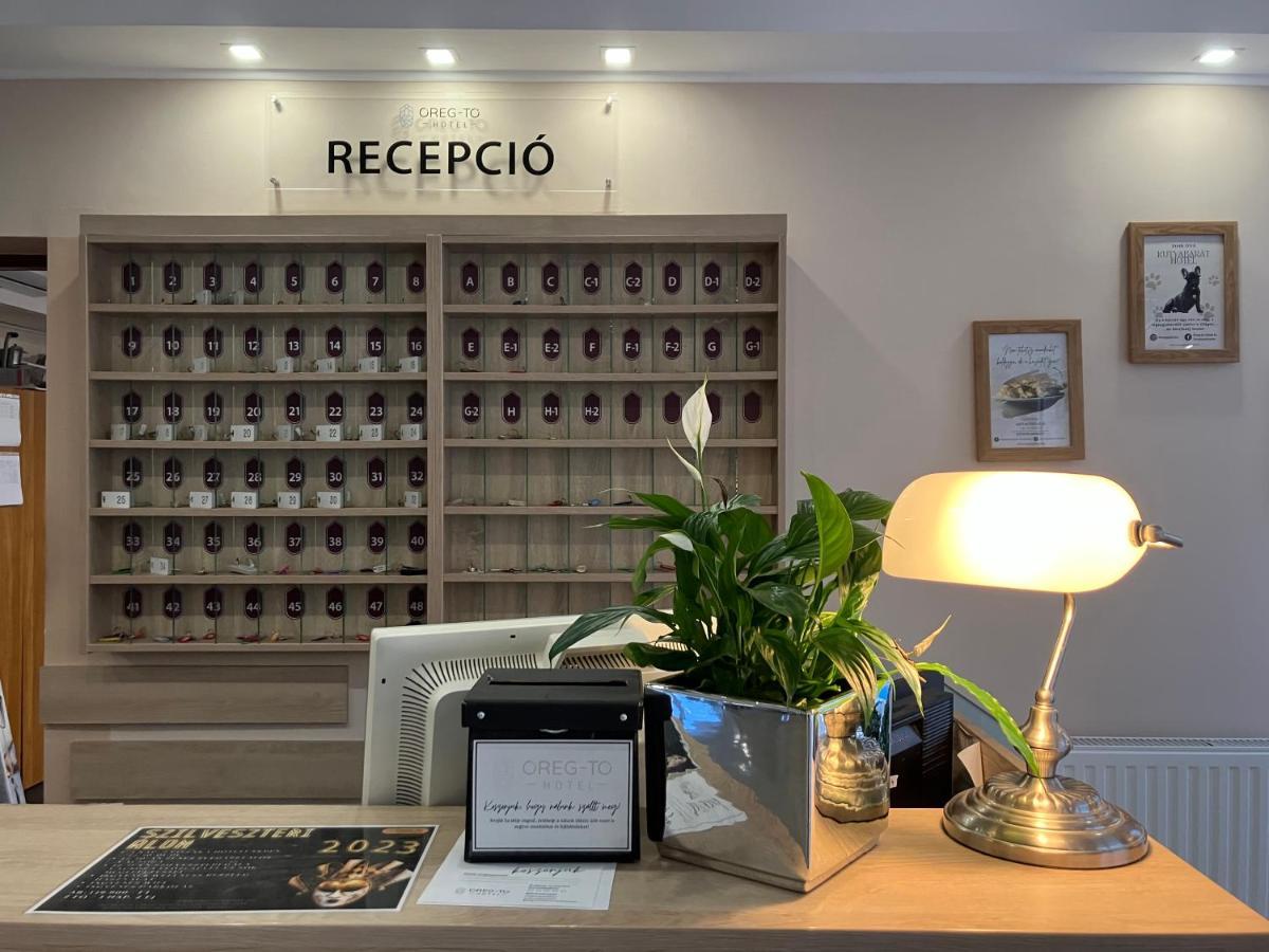 Oereg-To Hotel Es Rendezvenyter Тата Екстер'єр фото