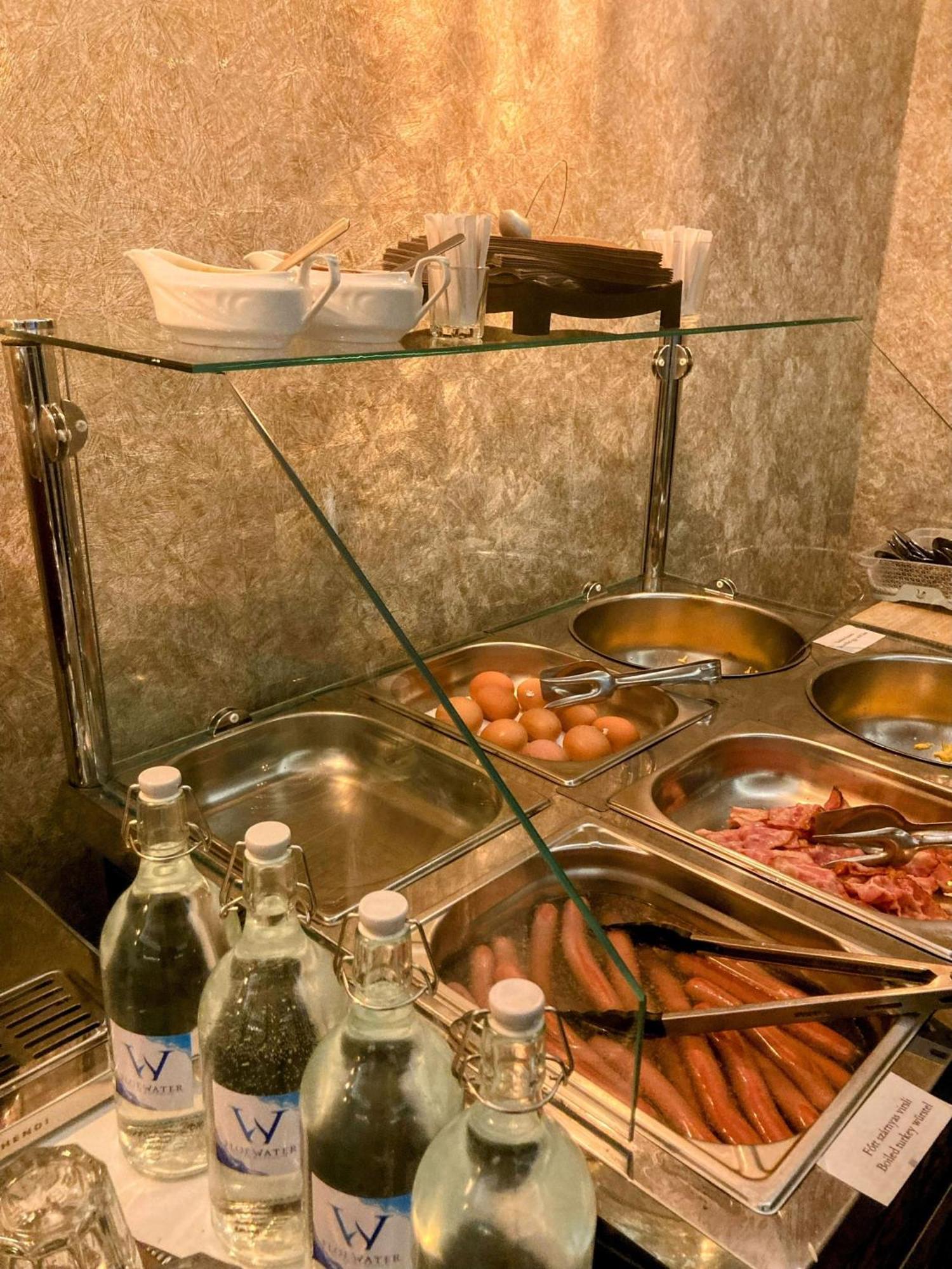 Oereg-To Hotel Es Rendezvenyter Тата Екстер'єр фото